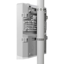 Switch gestionable Cloud Router para Exterior de 800MHz CPU, 256MB RAM, x16Gb PoE, x2 SFP+, RouterOS, Level 5