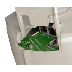 CPE exterior MikroTik SXT LTE6 KIT V2 - LTE, PoE-in y PoE-out, 2x Ethernet, microSIM. SXTR&amp;FG621-EA