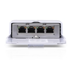 Switch de exterior con 4 puertos GIGABIT POE (x1 POE IN / x3 POE OUT)