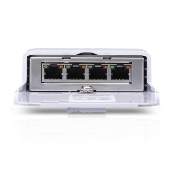Switch de exterior con 4 puertos GIGABIT POE (x1 POE IN / x3 POE OUT)